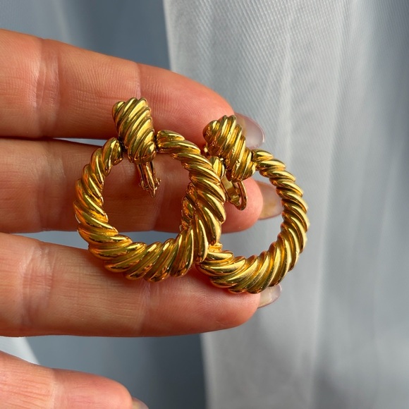Napier Jewelry - Vintage Napier Twisted Rope Hoop Earrings - Gold tone               Twist back